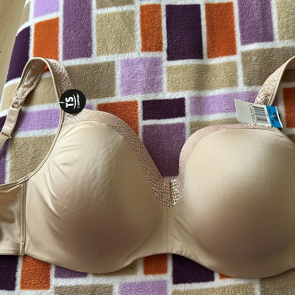 Playtex Beige Women's Intimates Bra size 40 DDD NWT - Picture 1 of 7